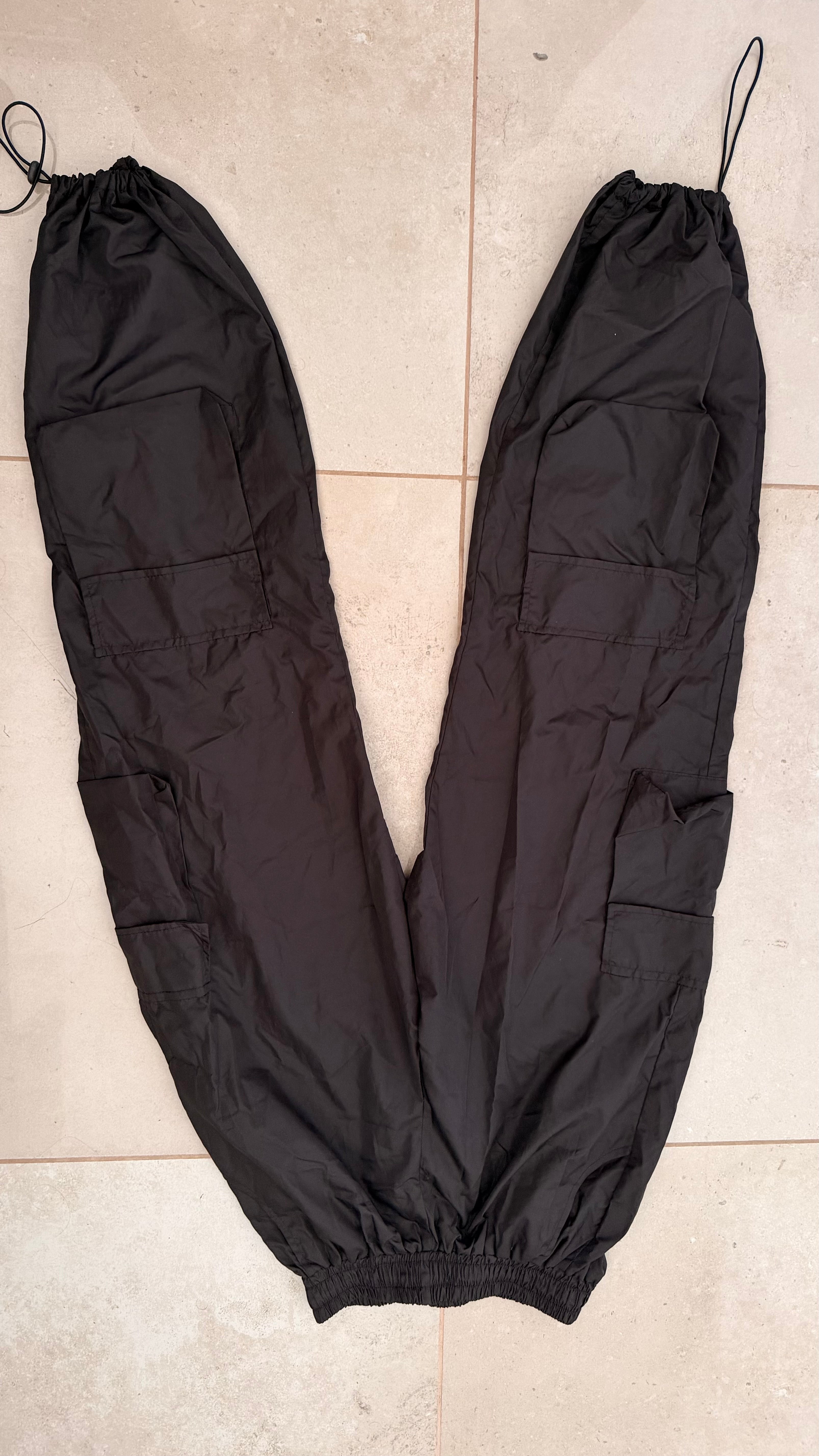 Pantalón Parachute Cargo Negro