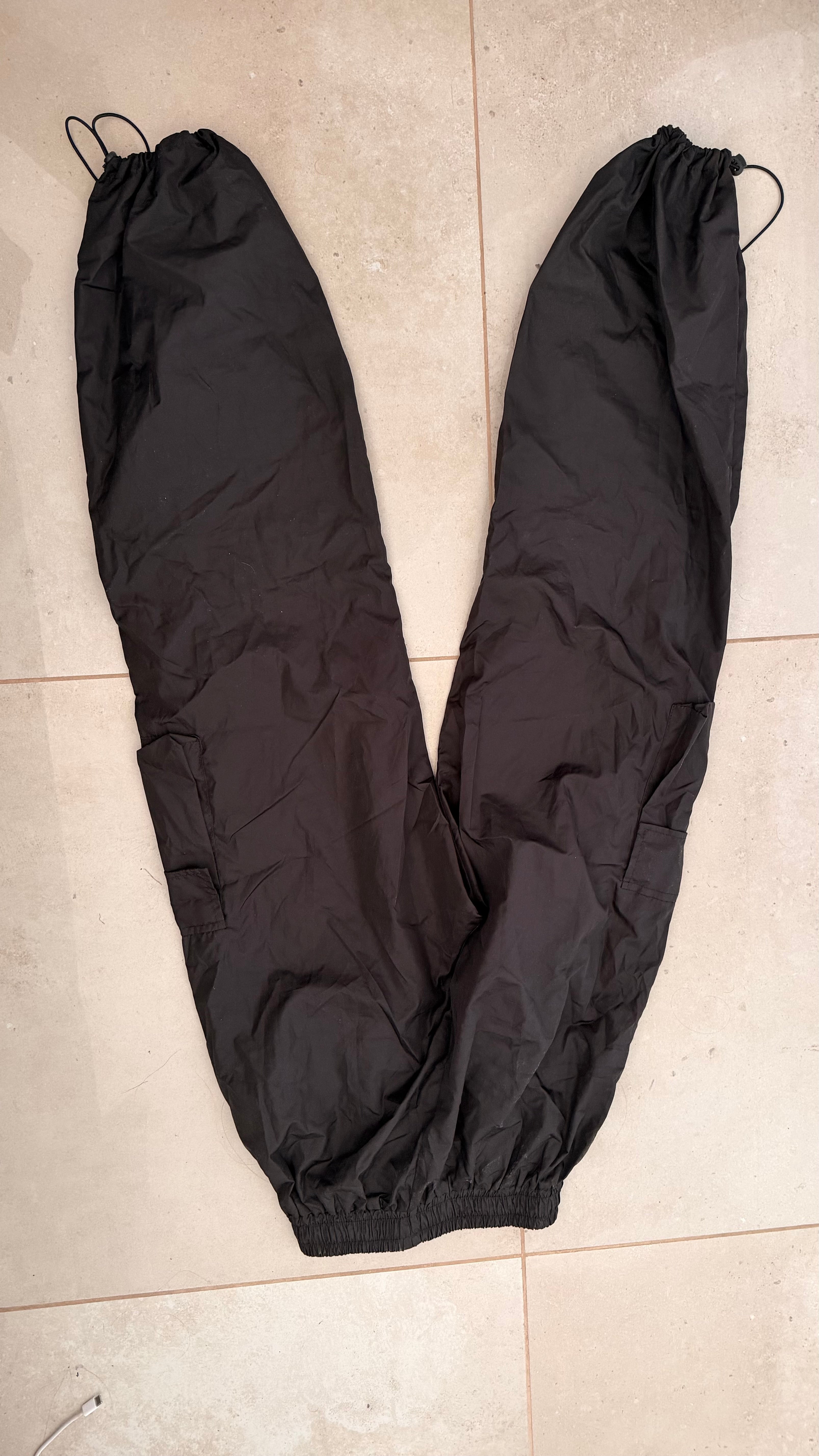 Pantalón Parachute Cargo Negro